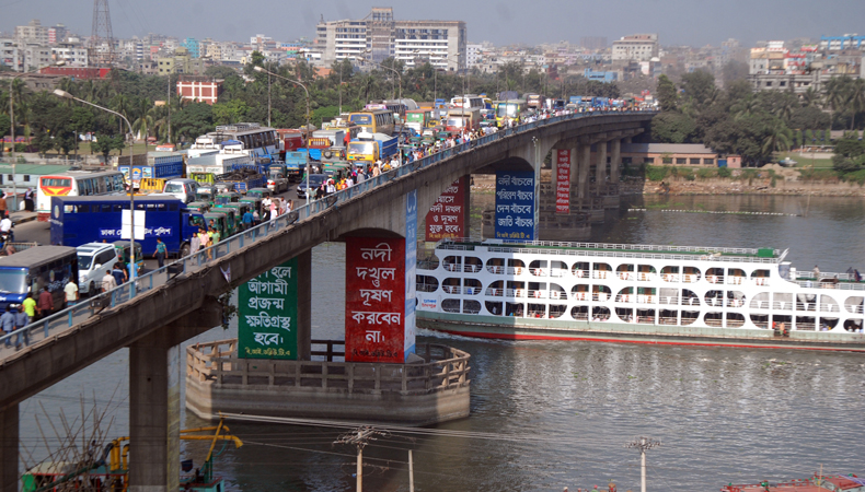 Bridge on Buriganga develops crack as ship hits it